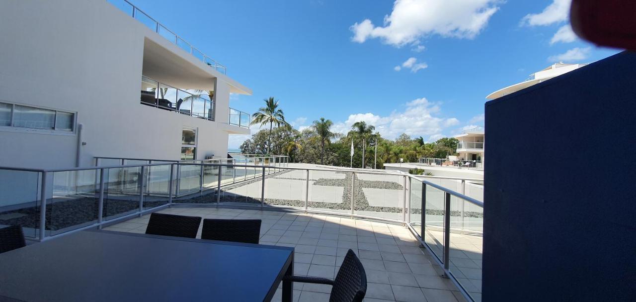 Pier Resort Urangan Экстерьер фото