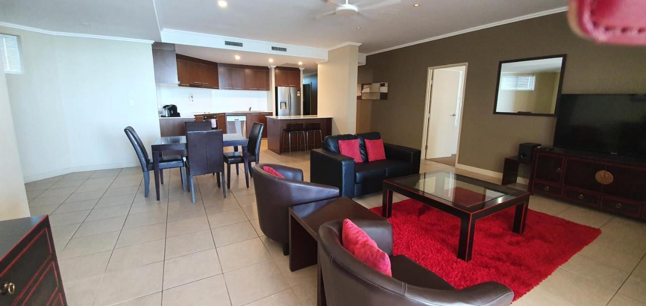 Pier Resort Urangan Экстерьер фото