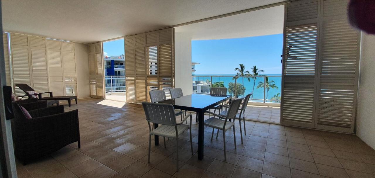 Pier Resort Urangan Экстерьер фото