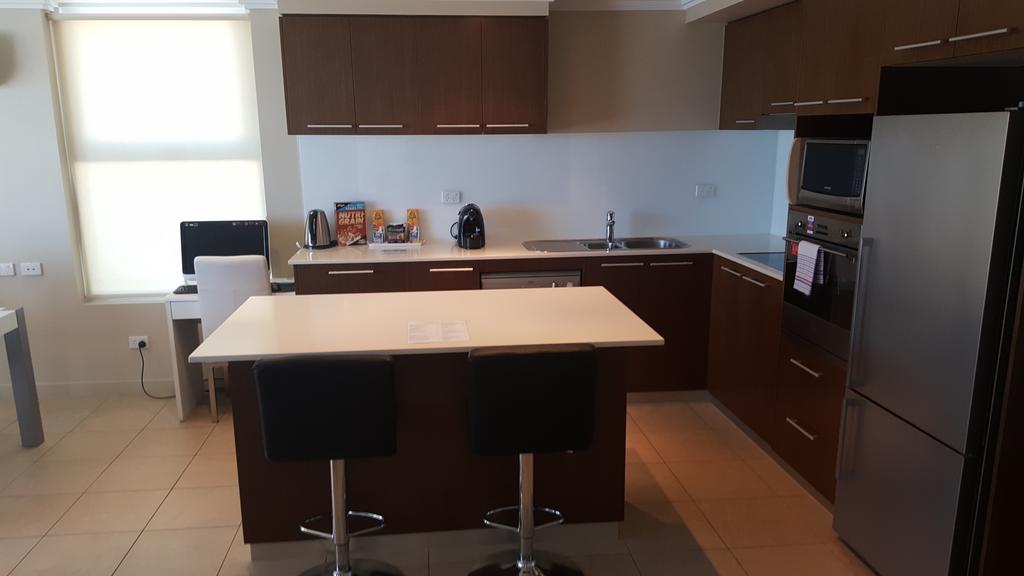 Pier Resort Urangan Экстерьер фото