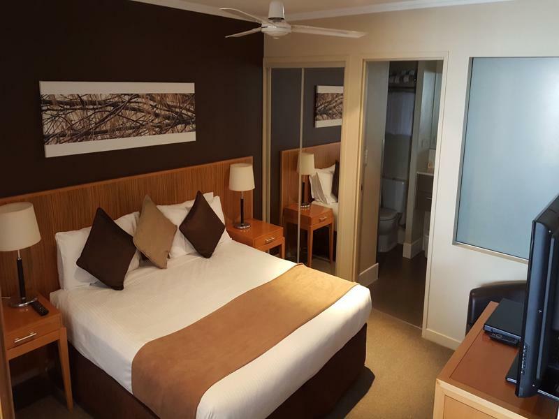 Pier Resort Urangan Экстерьер фото