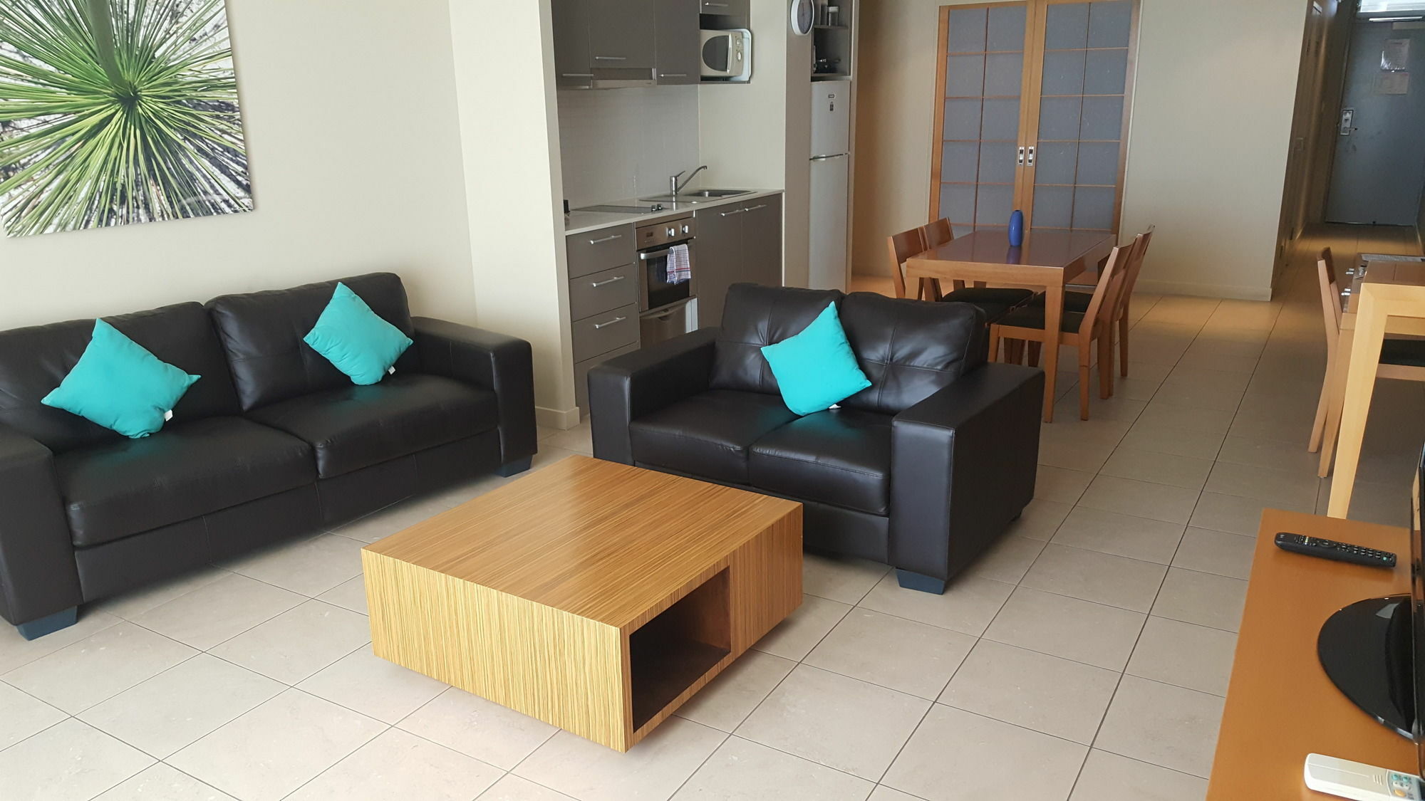 Pier Resort Urangan Экстерьер фото