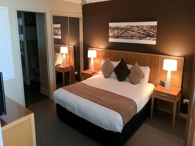 Pier Resort Urangan Экстерьер фото
