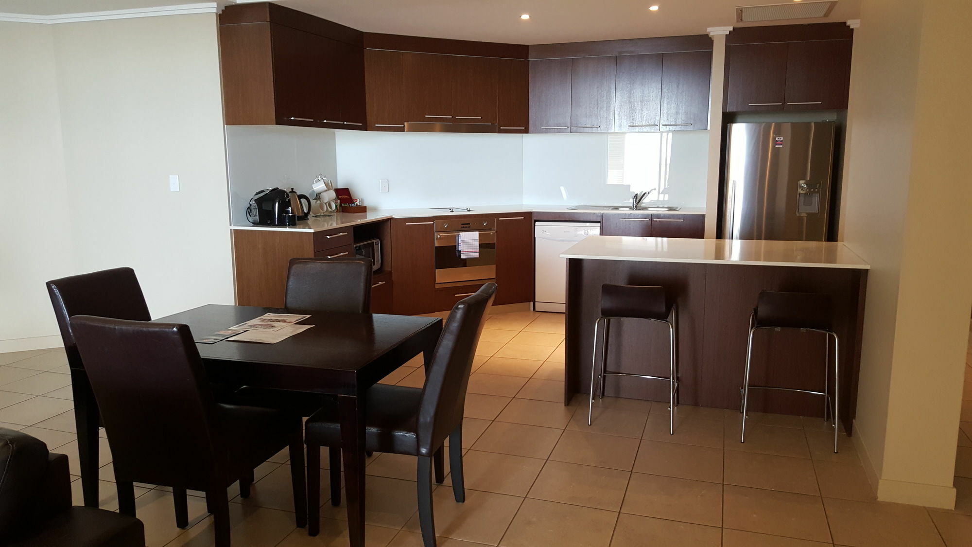 Pier Resort Urangan Экстерьер фото